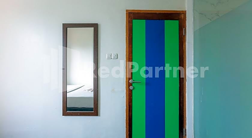 Ichiza Room RedPartner