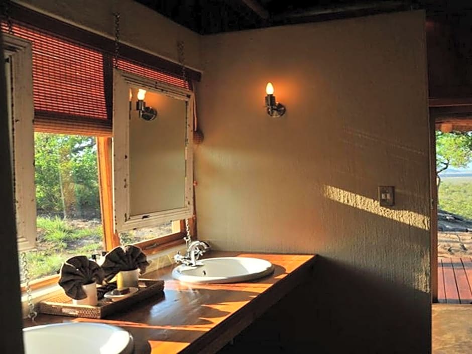 Buffalo Ridge Safari Lodge