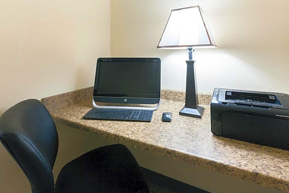 Super 8 by Wyndham Big Rapids