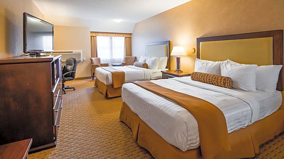 Best Western Plus Emerald Isle Hotel