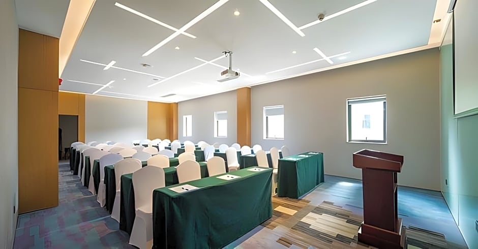 Holiday Inn Express Shaoxing Paojiang By IHG