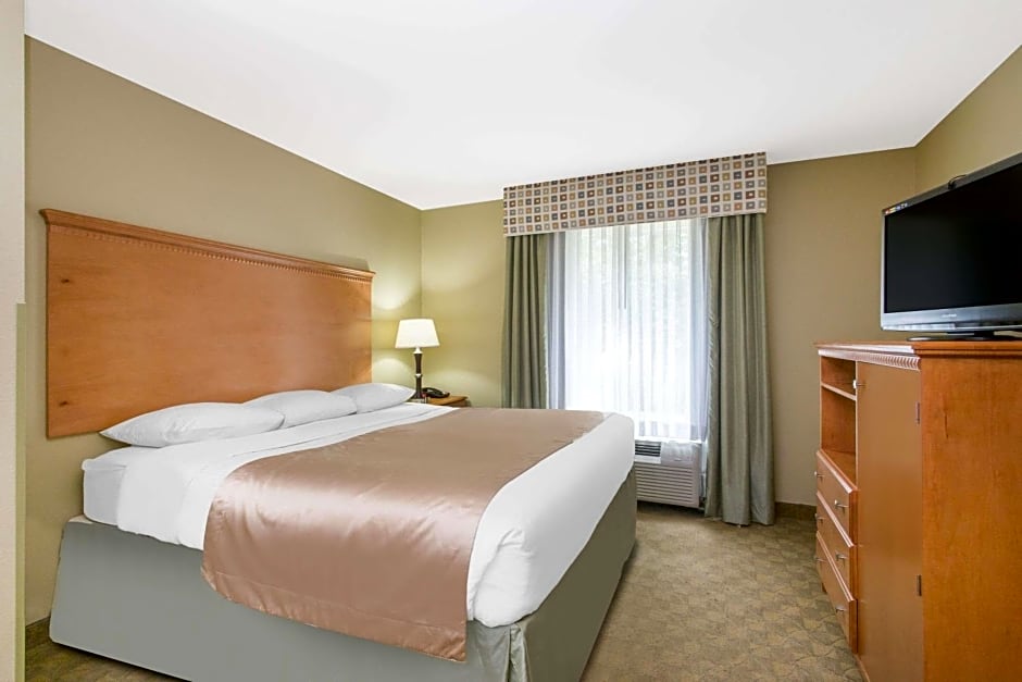 Super 8 by Wyndham Savannah
