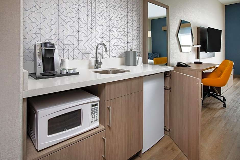 Holiday Inn Express Lathrop - South Stockton By IHG