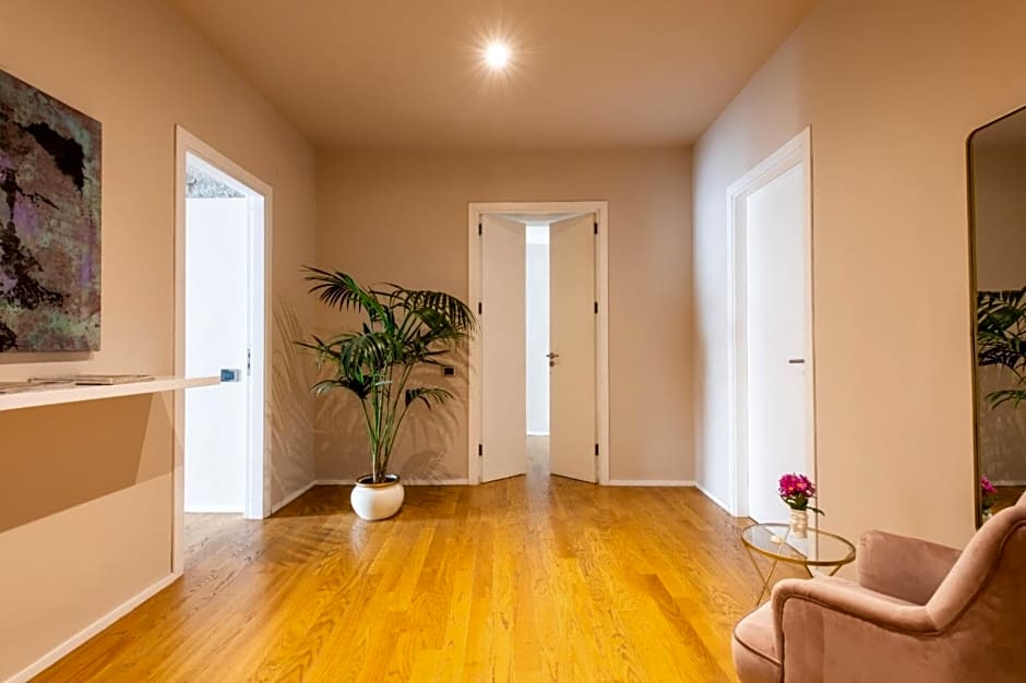 Moncada Suites & Apartments