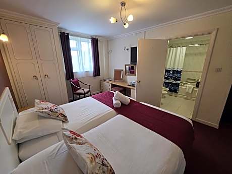 Twin Room with inland view