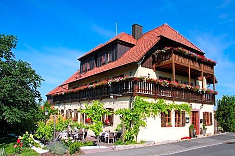 Hotel & Gasthof zum Rödelseer Schwan