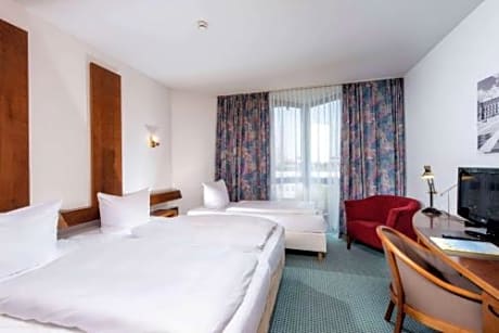 Triple Room - Public Transport included