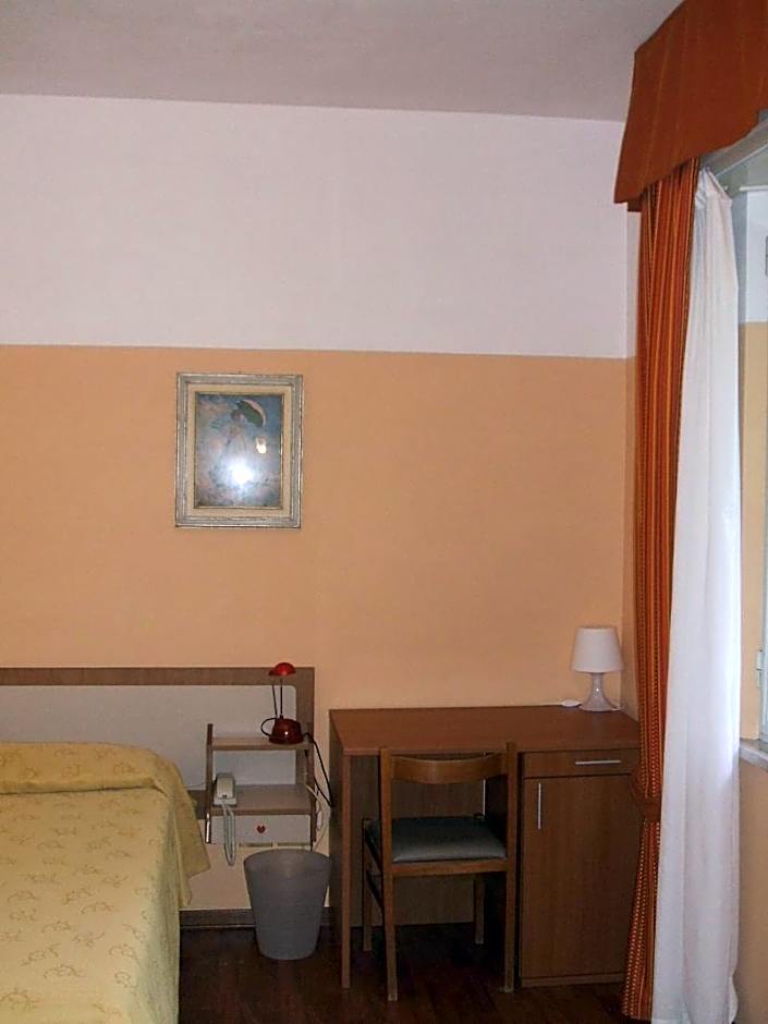 Hotel Tirreno