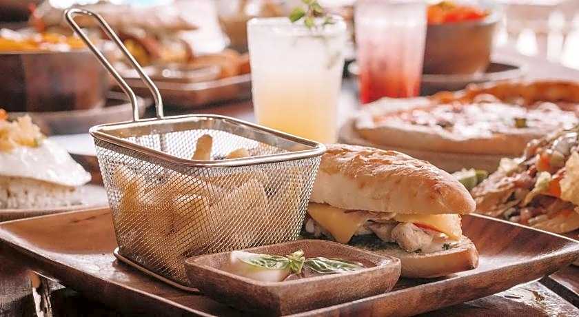 Mad Monkey Hostel Siargao