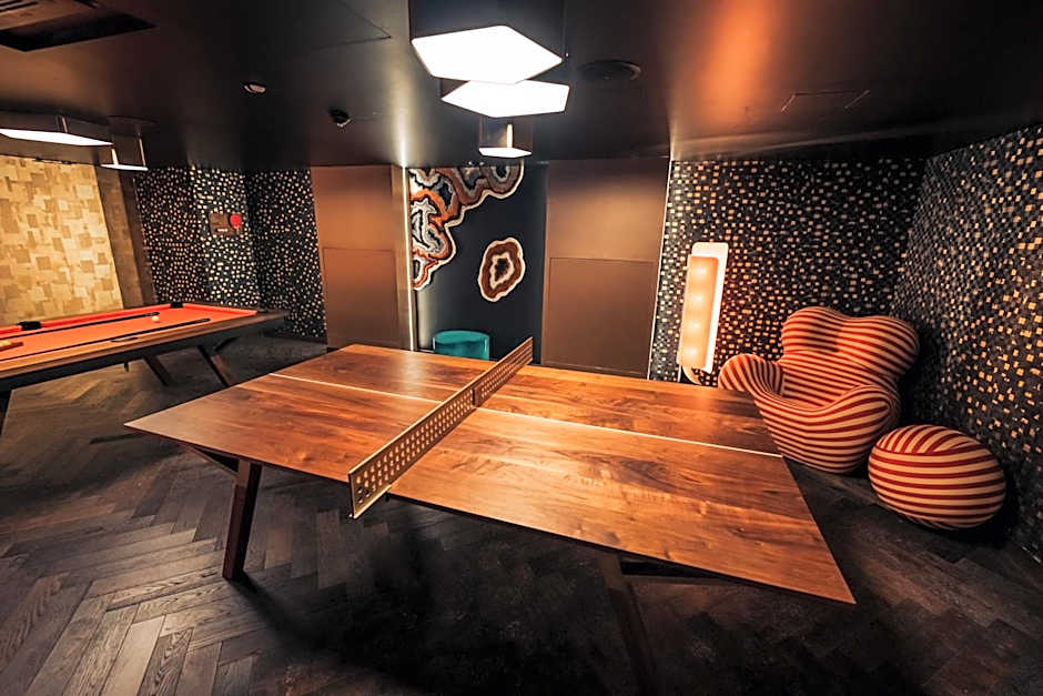 Superior East Wing Rooms by FIVE Zurich