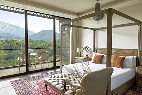 Red Level Grand Suite