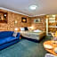 Forest Lodge Motor Inn & Restaurant