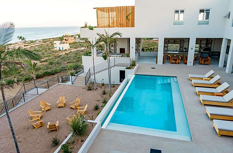 Topia Retreat- Sunset Suite