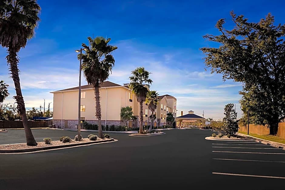 Comfort Suites Panama City near Tyndall AFB