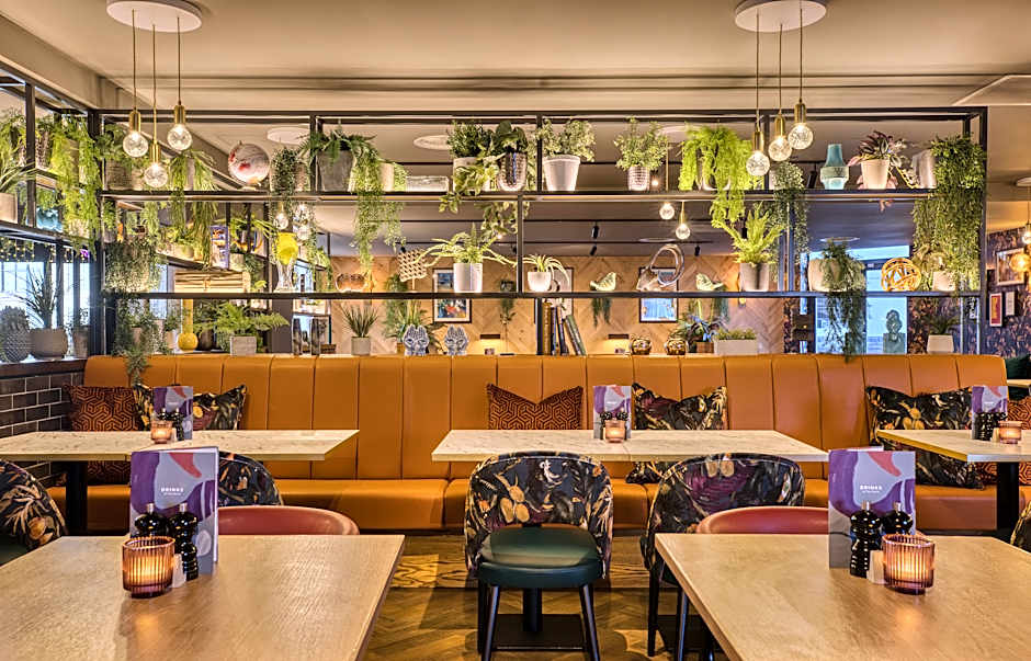 Premier Inn Cardiff City Centre (Queen Street)