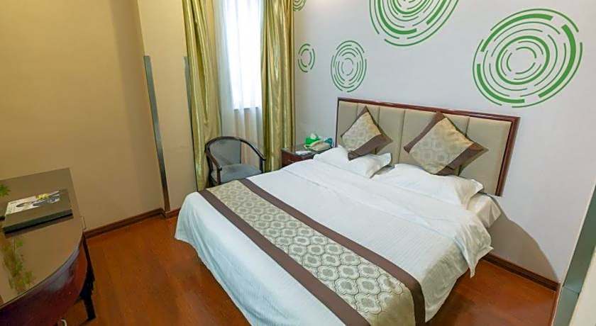 GreenTree Inn ZhenJiang Jurong New Bus Station Express Hotel