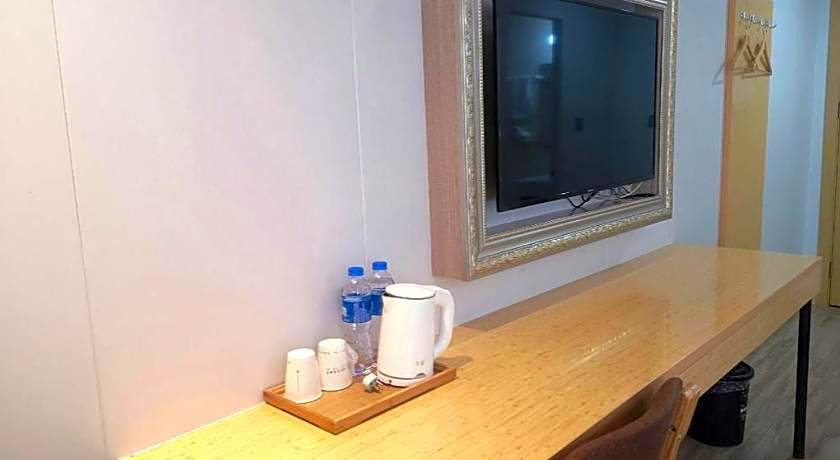 GreenTree Inn Express Shanghai Baoshan District Youyi Road Metro Station