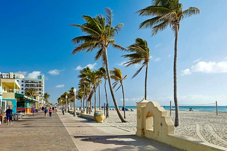 Global Rent Apart - Costa Hollywood