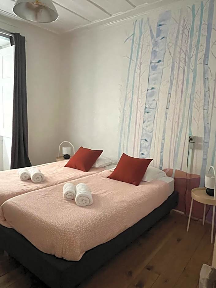 Alface Hall Hostel & Bar