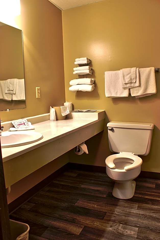 Sunlac Inn Devils Lake