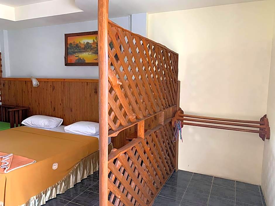 Rattana Guesthouse & Bungalow