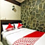 OYO 820 Abad Baru Hotel