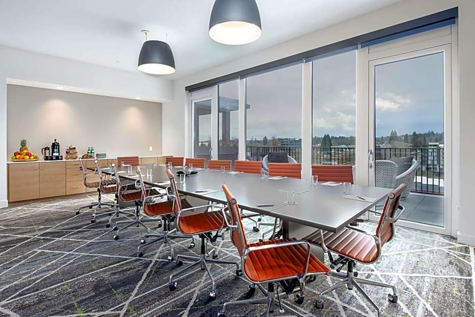 Holman Riverfront Park Hotel Salem, Tapestry by Hilton