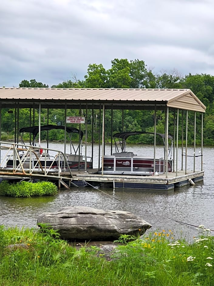 Lake Hudson Inn