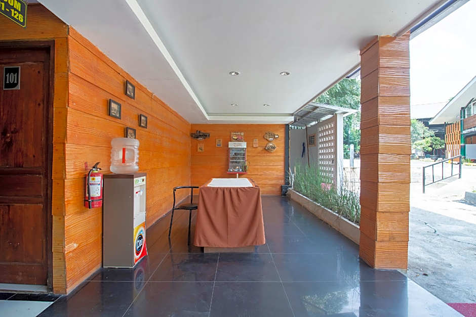 OYO 3283 Bwalk Hotel