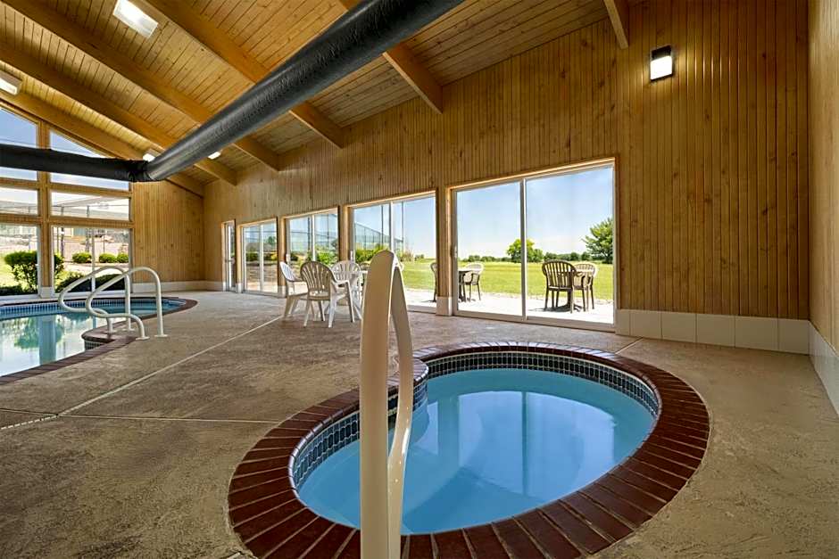 Crown Pointe Lodge; BW Signature Collection