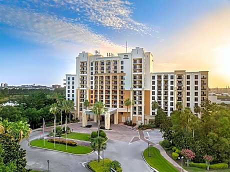 Las Palmeras by Hilton Grand Vacations