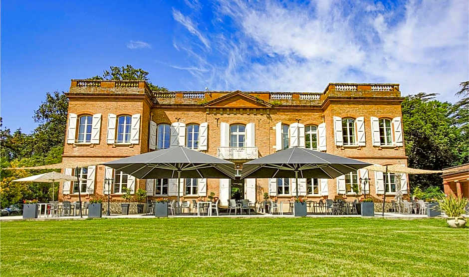 Le Domaine de Montjoie  BW Premier Collection