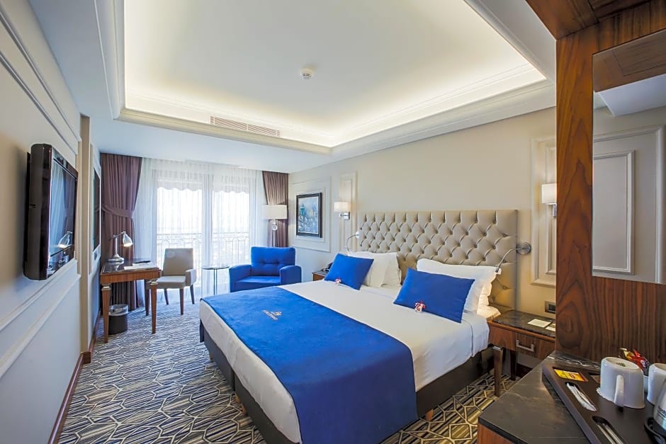 Photo 1 of 4 of Superior Double Room