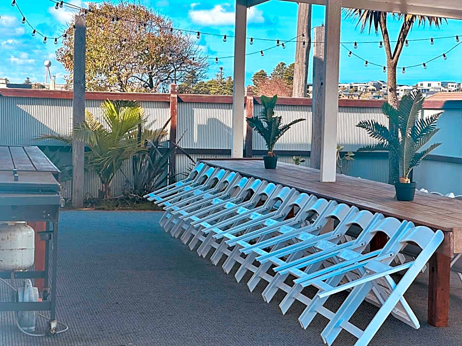 Waves Motel and Apartments formerly Comfort Inn International