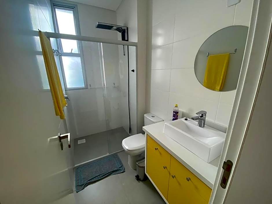 Cód 66 - Excelente apartamento, amplo e bem equipado.