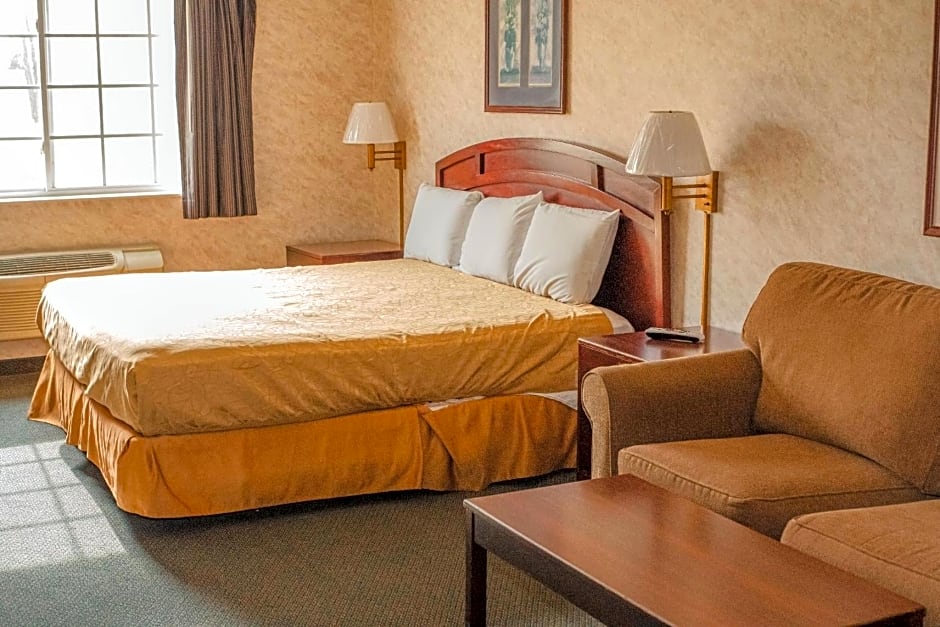 Colfax Inn by Marifah