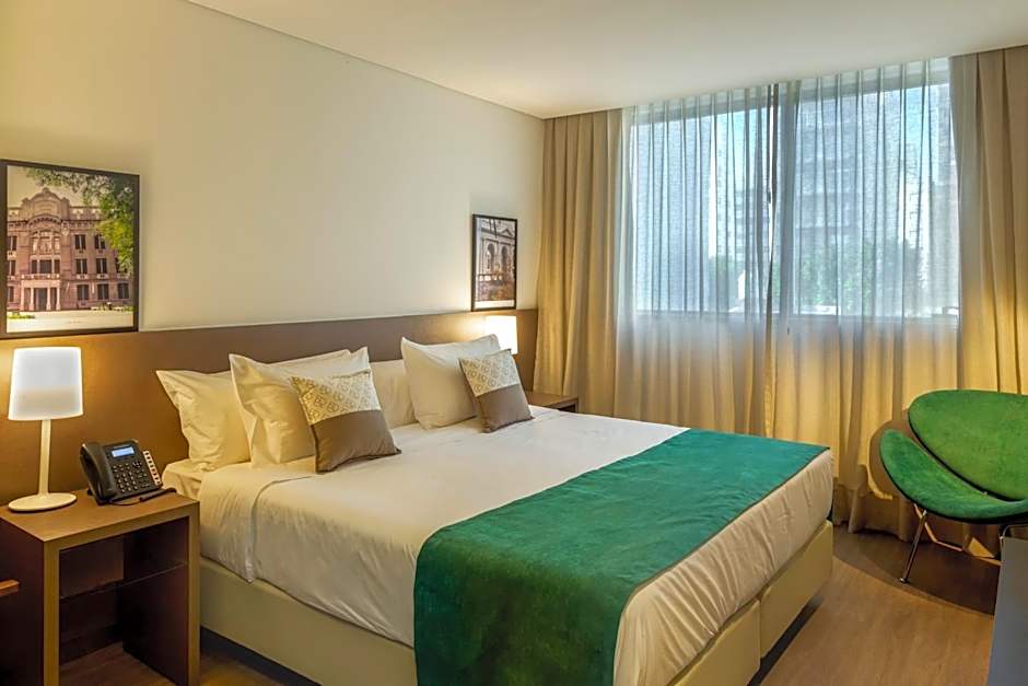 Dazzler by Wyndham La Plata