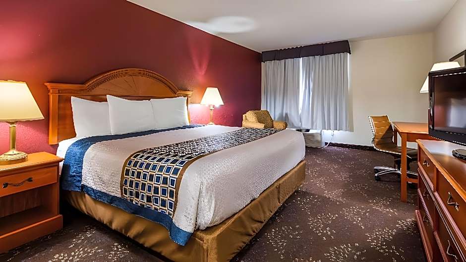 Clarion Pointe Evansville North