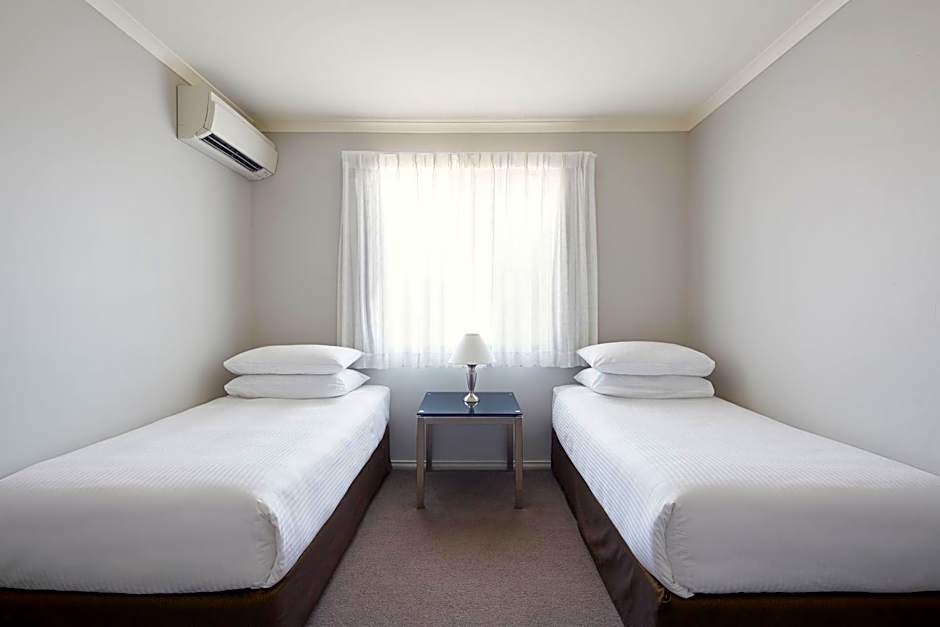 Pinnacle Apartments