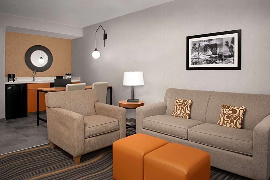 Embassy Suites By Hilton Hotel La Quinta, Ca