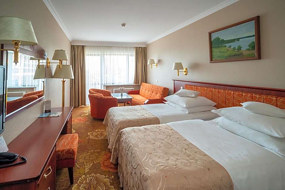 Hotel Gołębiewski Mikołajki