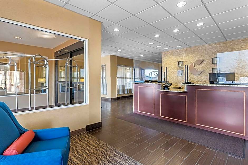 Comfort Inn & Suites Near University of Wyoming