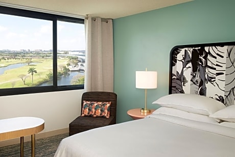 Sheraton Room, Club level, 1 Bedroom Bi-level Suite, 1 King