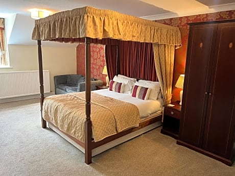 Main Lodge - Superior Double with Four Poster Bed
