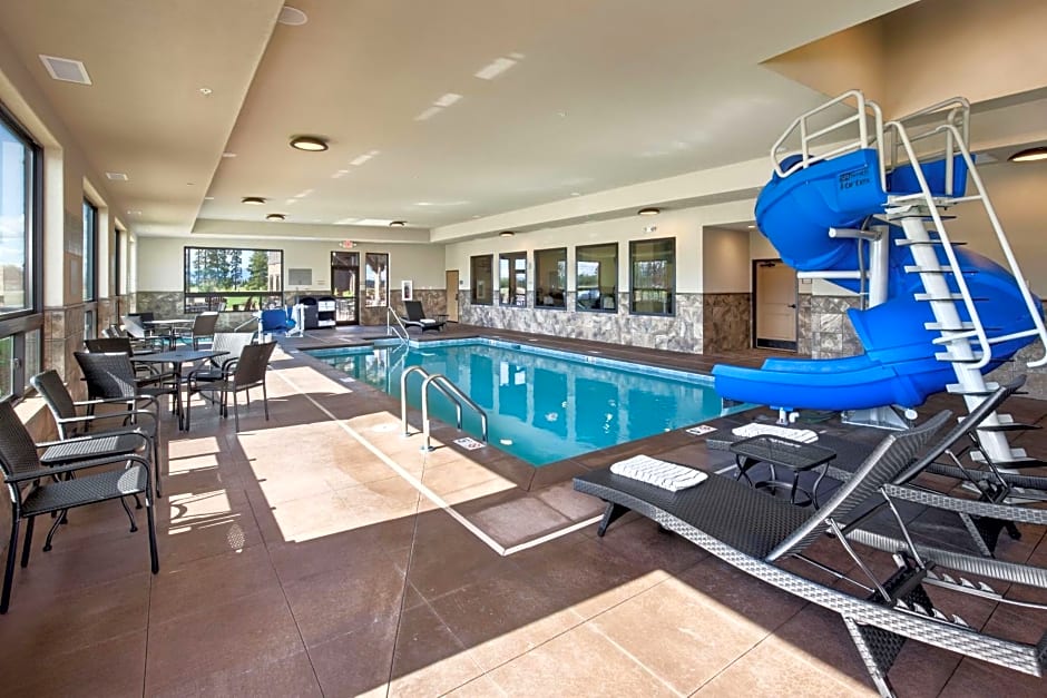 Glacier International Lodge