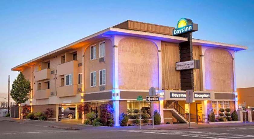 Days Inn by Wyndham Eureka CA