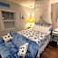 Searenity, Waterside studio in the heart of Treasure Island, walk to beach