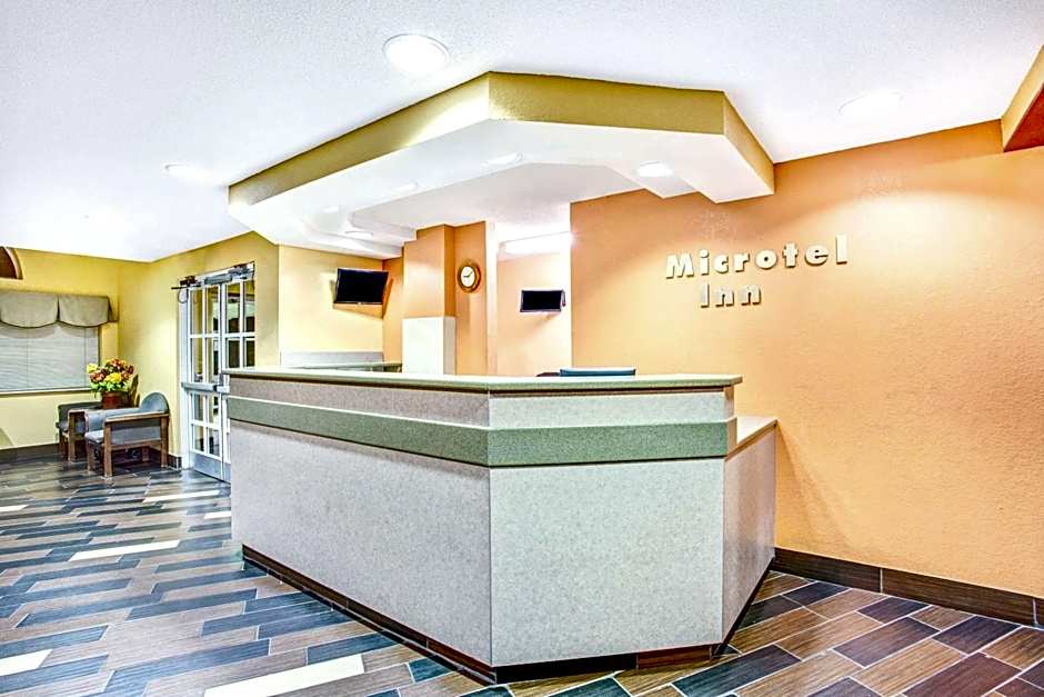 Microtel Inn & Suites by Wyndham Newport News Airport