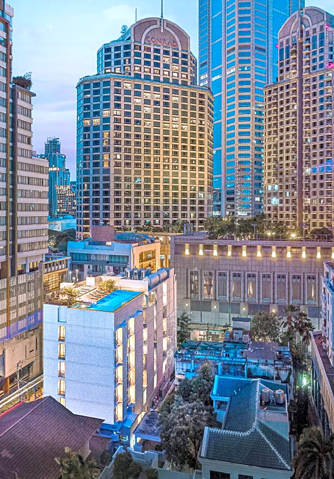 The Quarter Ploenchit by UHG