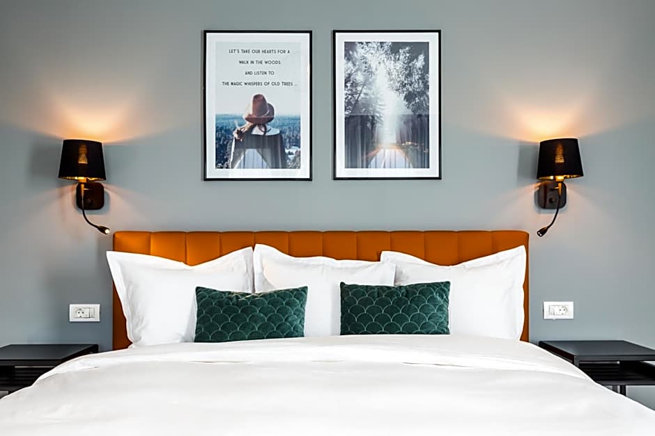 UpperHouse Suites & More